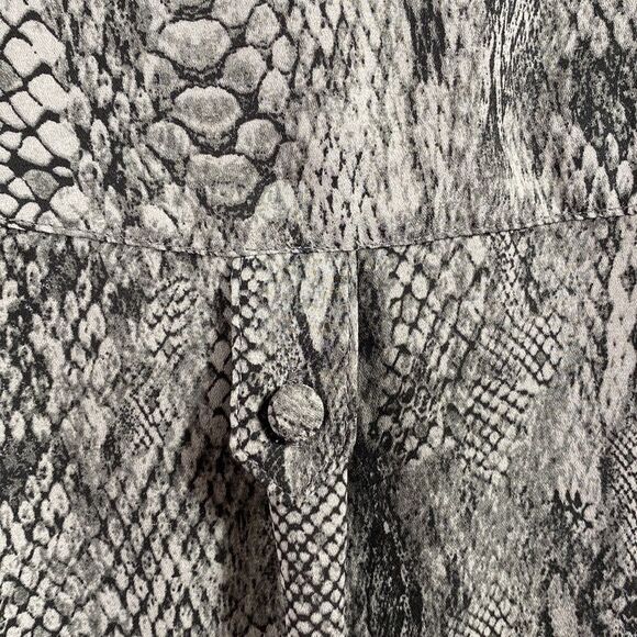 Torrid Plus Size Snakeskin Print Blouse Modern Chic Neutral Top Blouse - Picture 15 of 16